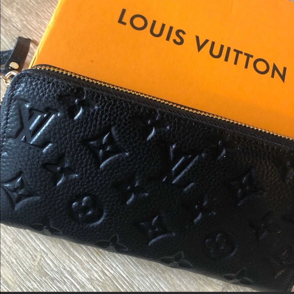 Authentic LV Wallet - Picture 2 of 6